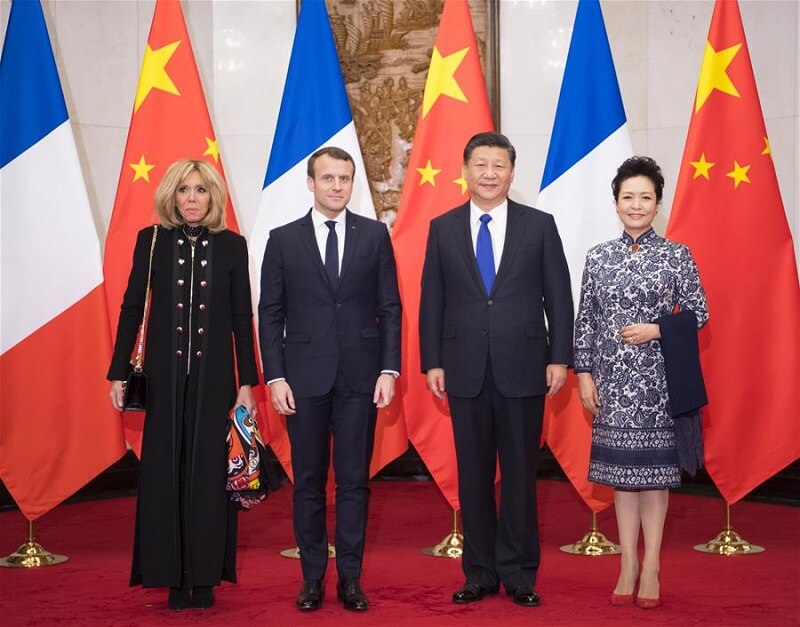 Od lewej: Brigitte i Emmanuel Macron oraz Xi Jinping i Peng Liyuan