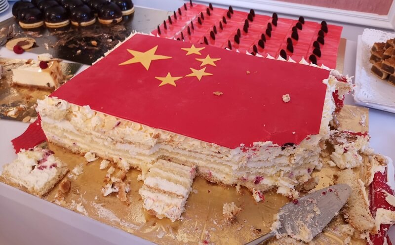 Tort z chińską flagą