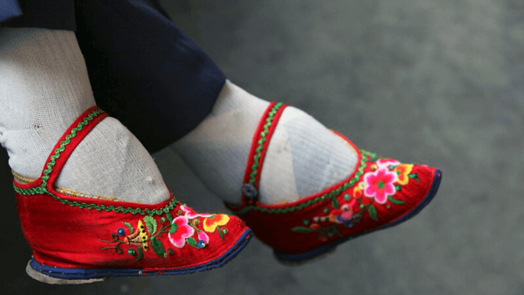 krępowanie stóp w Chinach